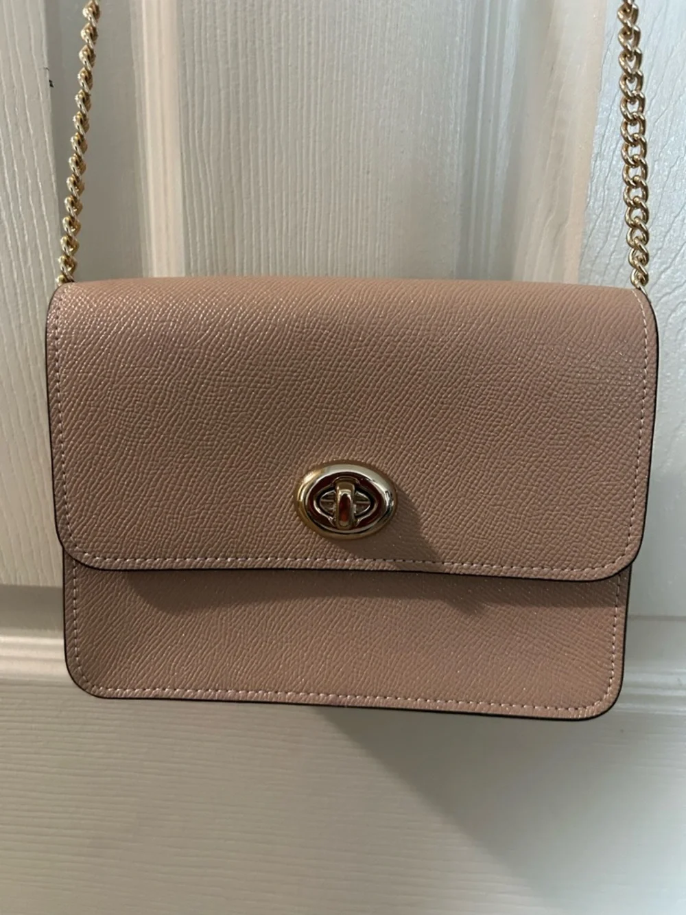 Coach Bowery crossbody bag signature turnlock closure Blush Pink / Beechwood